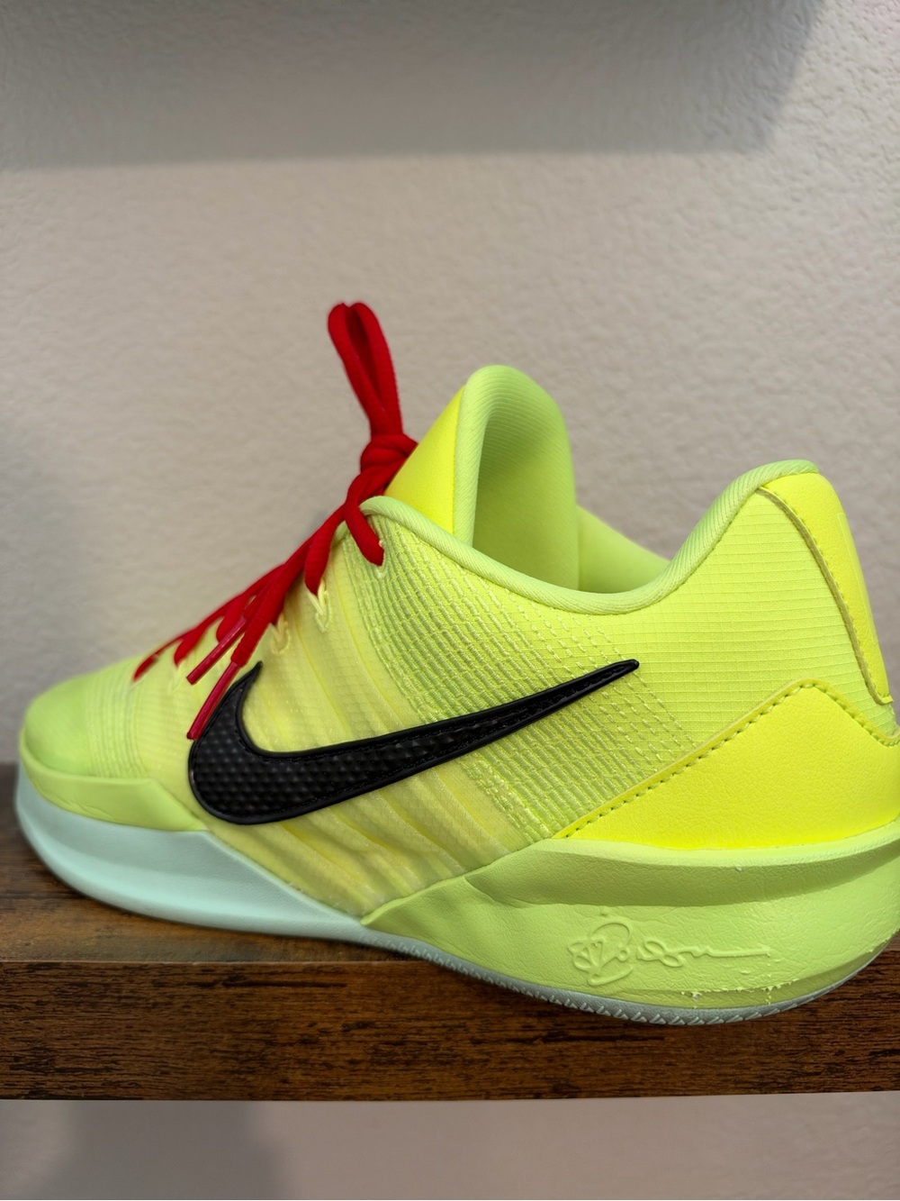 Nike men’s Sabrina 3 9.5 - Picture 2 of 10
